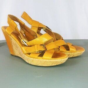 Sofft Shoes Women's Tan Leather Open Toed Ankle Strap Wedge Size 9M